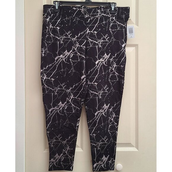 🆕️ Torrid Metallic Silver Marble Foil Graphic Full Length Premium Leggings - Picture 4 of 5